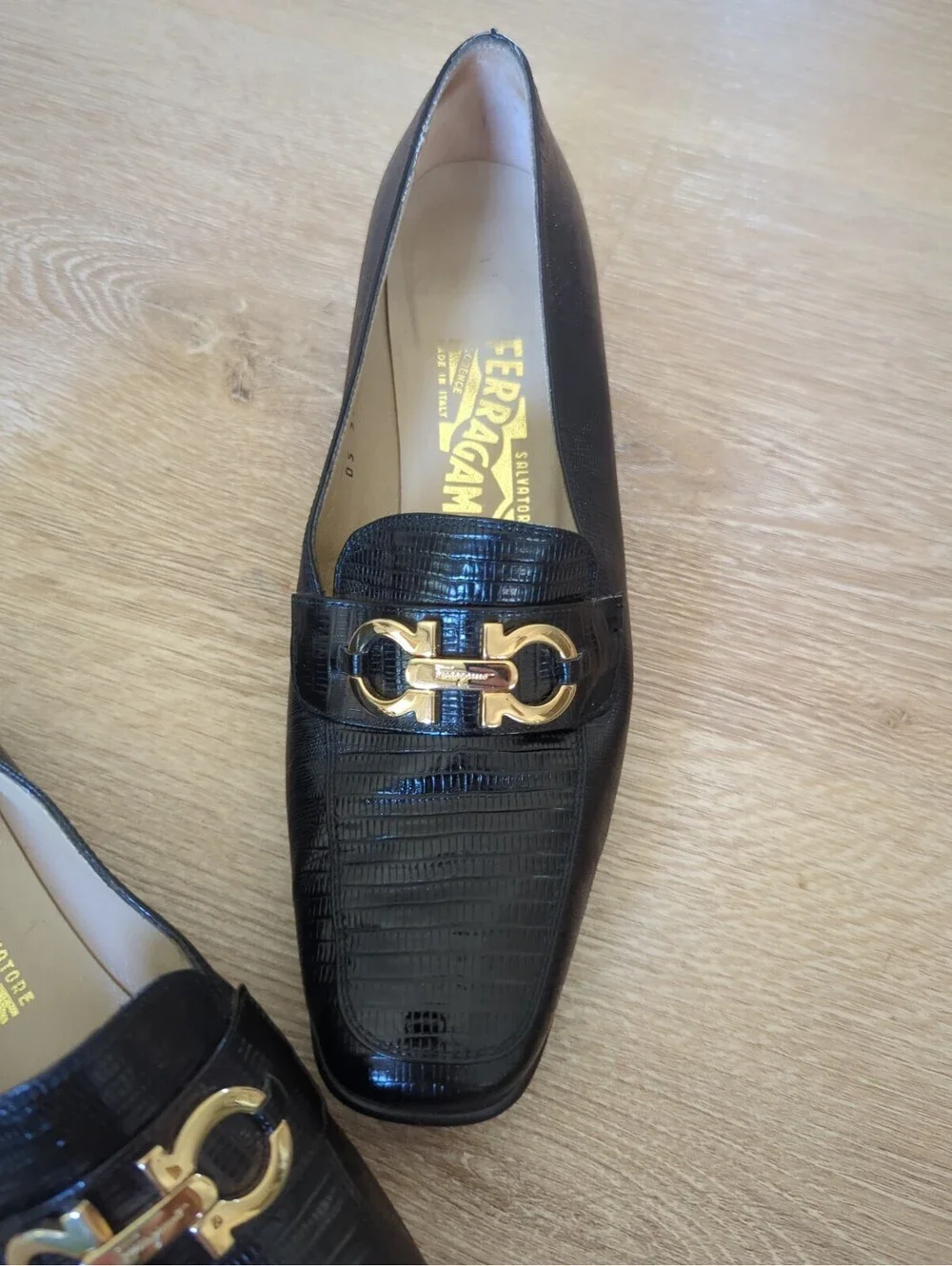 Salvatore Ferragamo Gancini Loafers Shoes Womens Black Lizard Embossed 8.52A